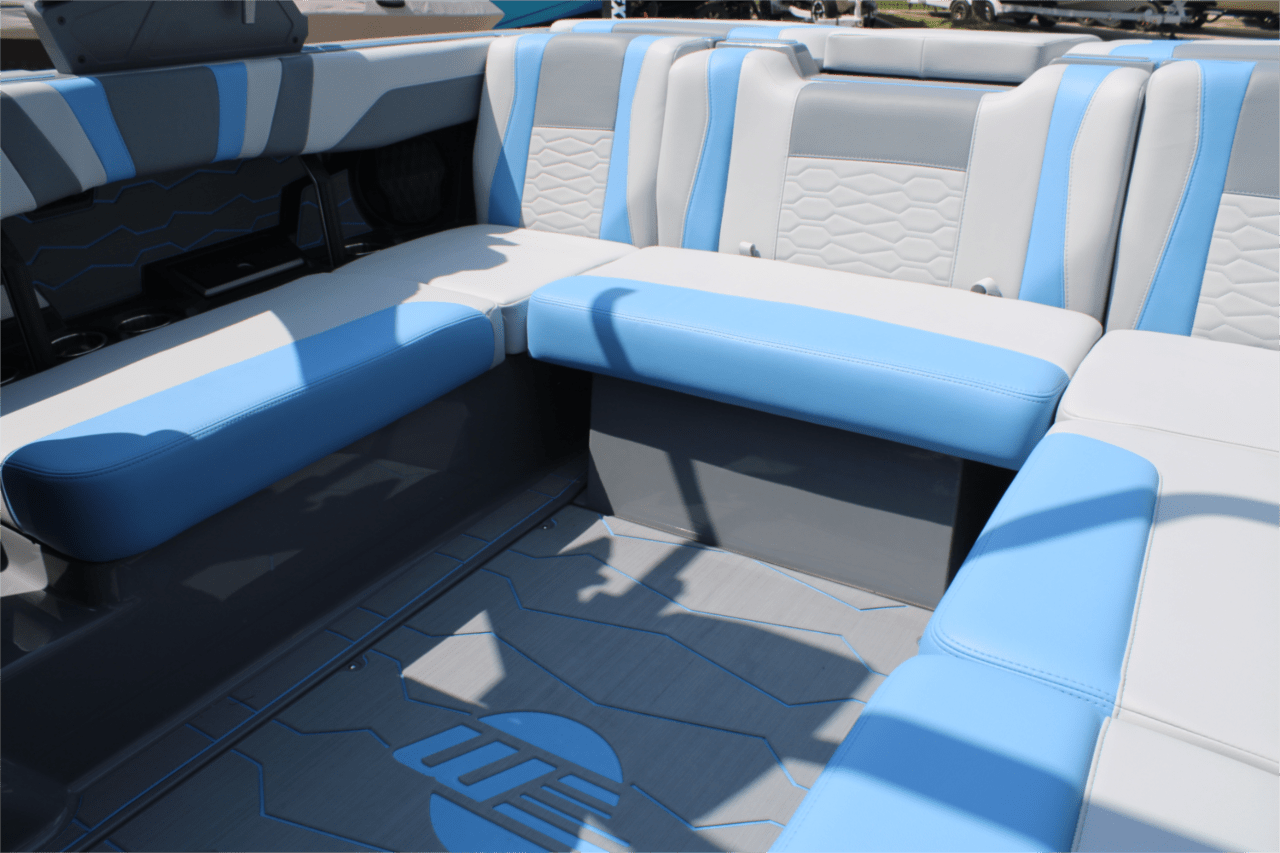 2025 Malibu 22 MXZ Icon