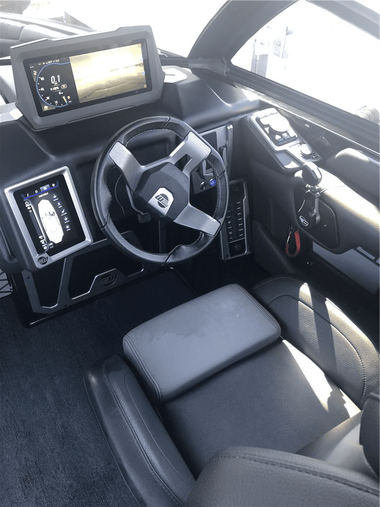2022 Malibu M220