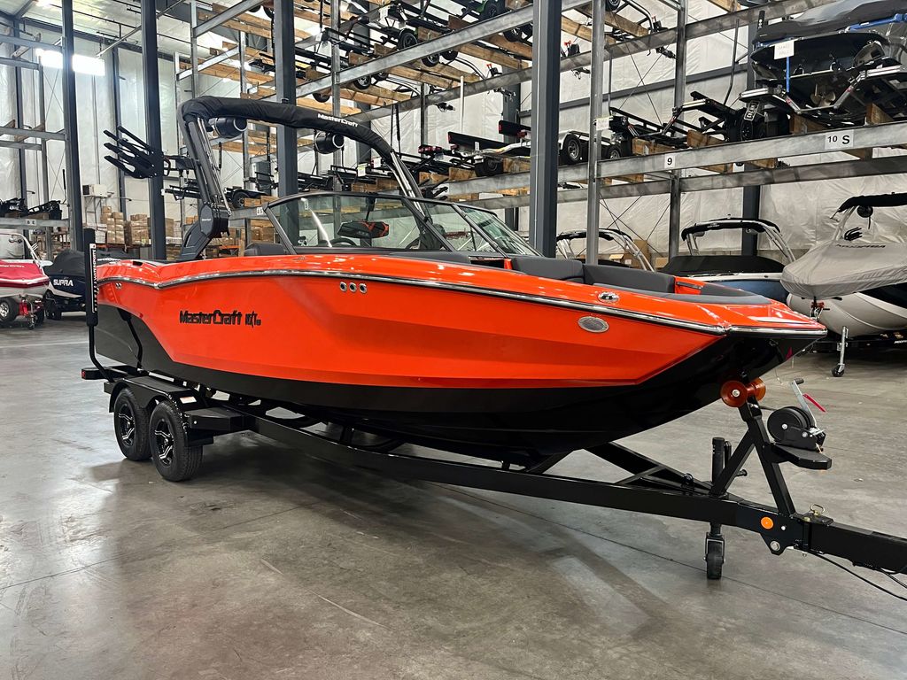 2025 MasterCraft NXT23