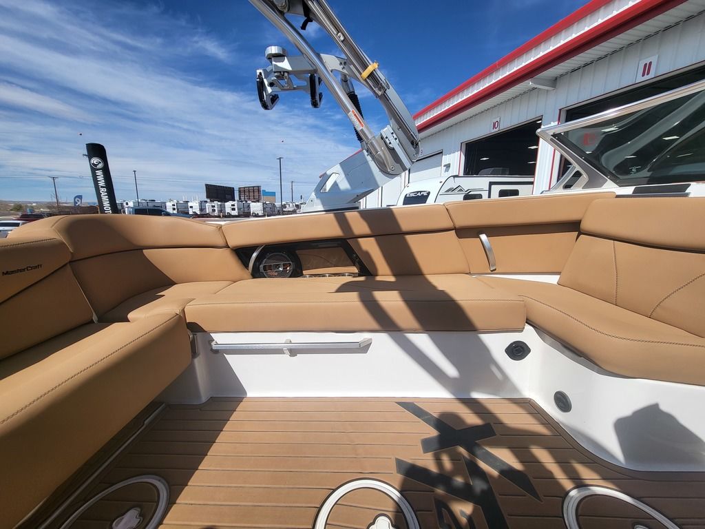 2019 MasterCraft XT23