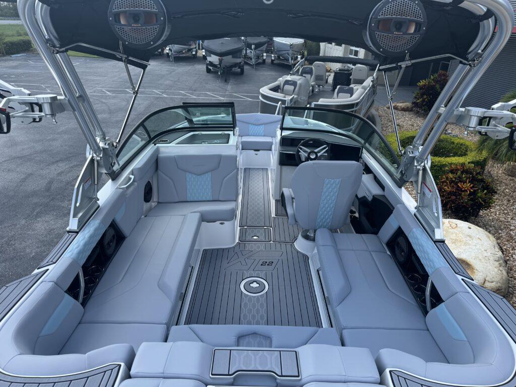 2025 MasterCraft XT22