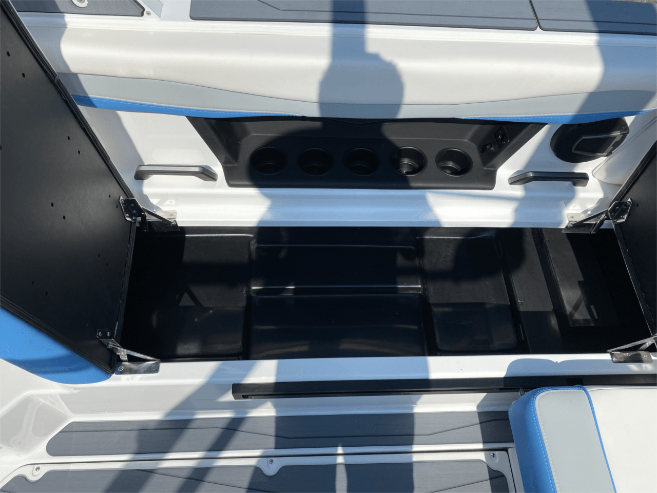 2024 Axis A225
