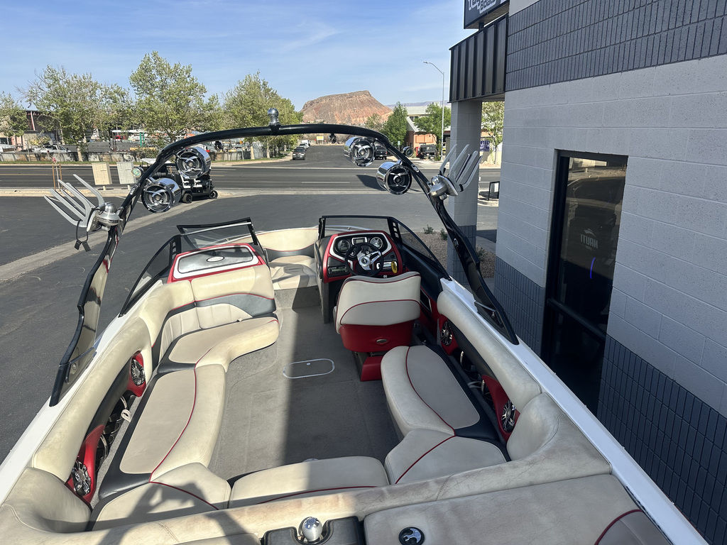 boat.Title