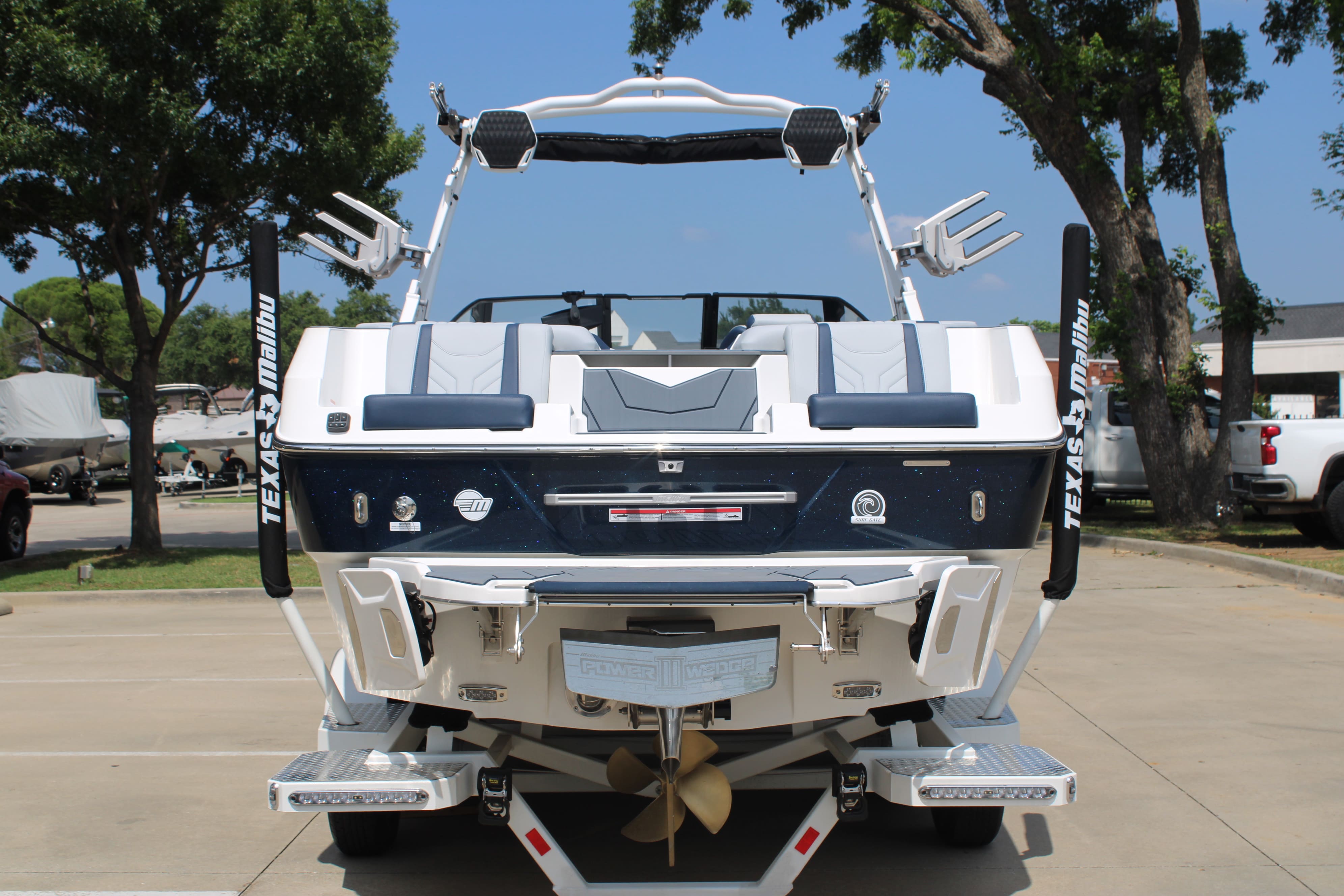 2025 Malibu 25 LSV