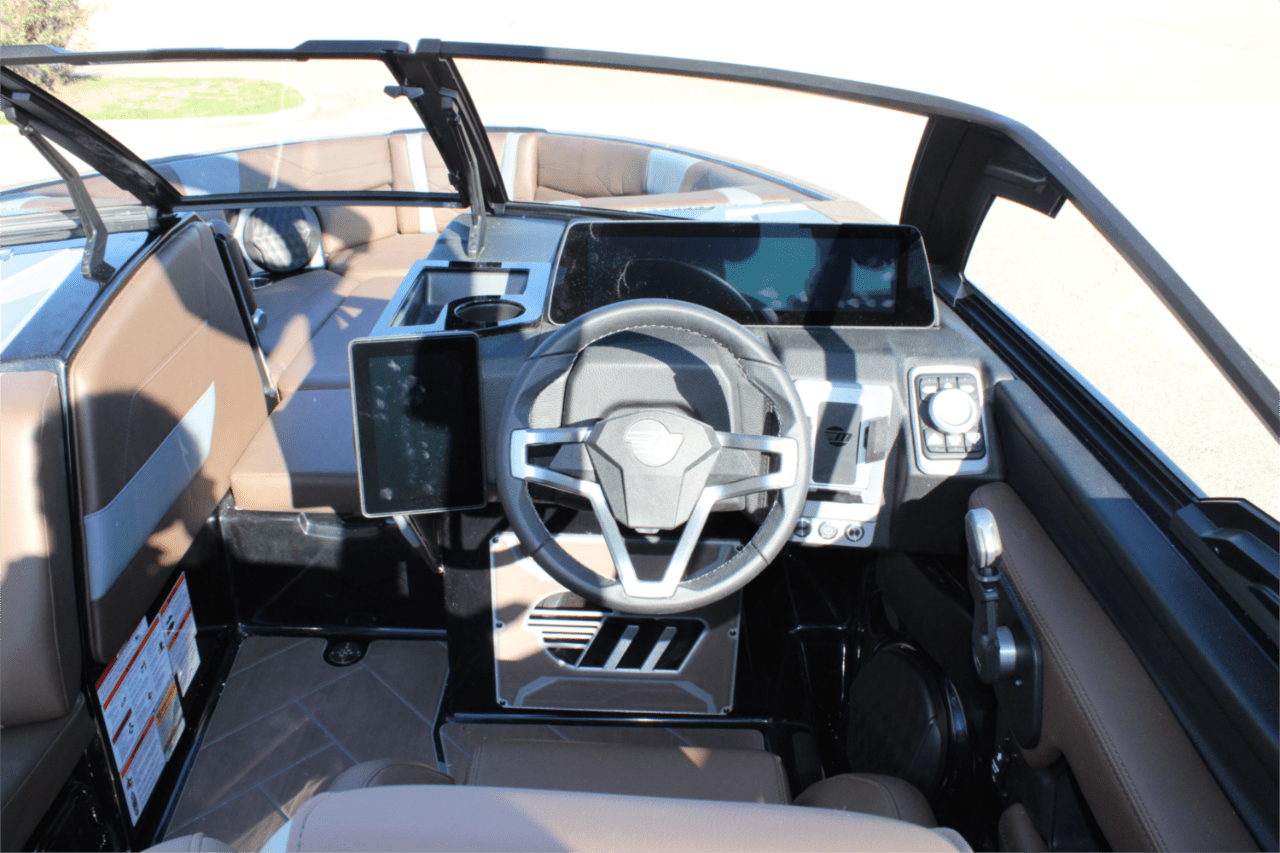 2025 Malibu 23 LSV