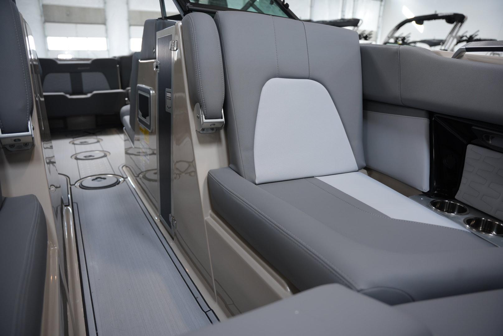2025 MasterCraft X22 - NEW ARRIVAL &#8211; BRAND NEW COLOR! Icon