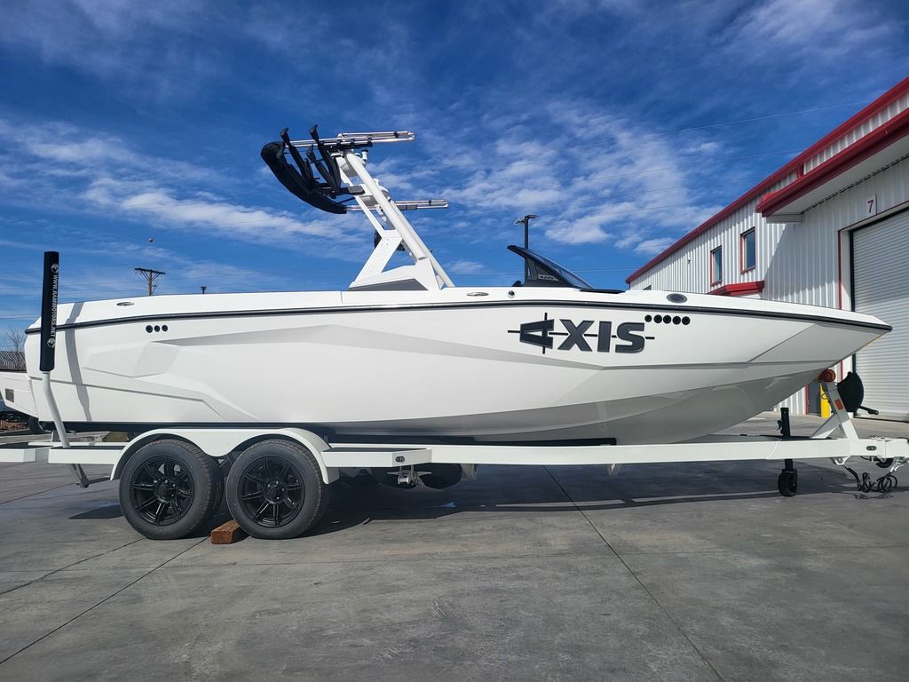boat.Title