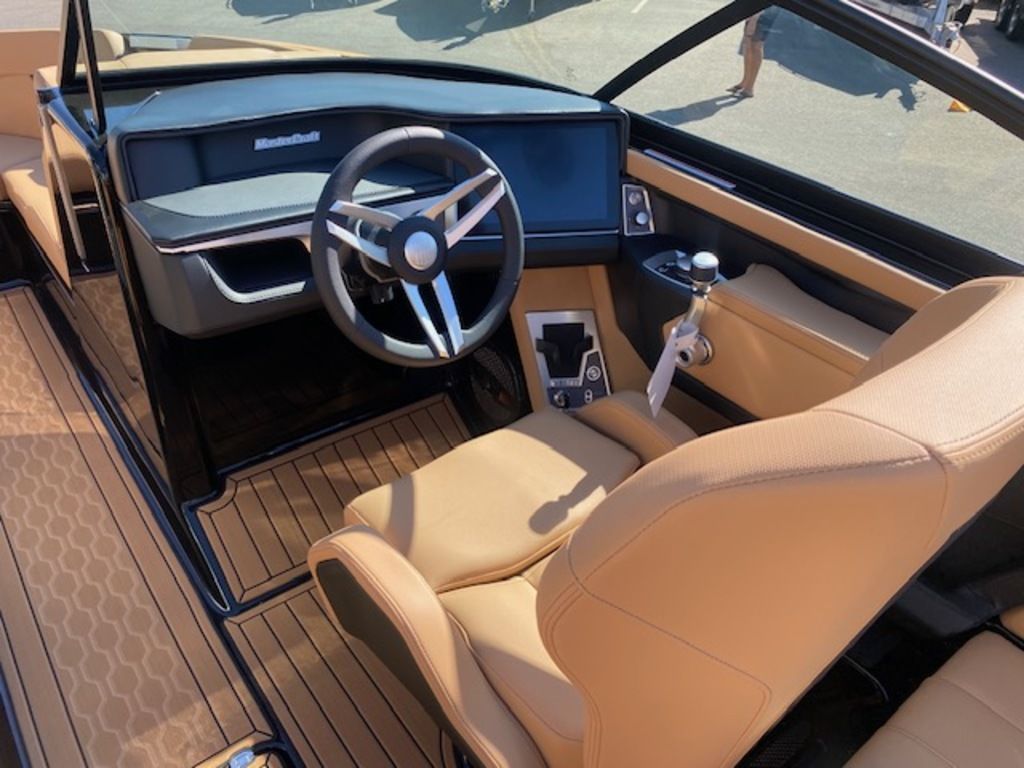 2025 MasterCraft XT23