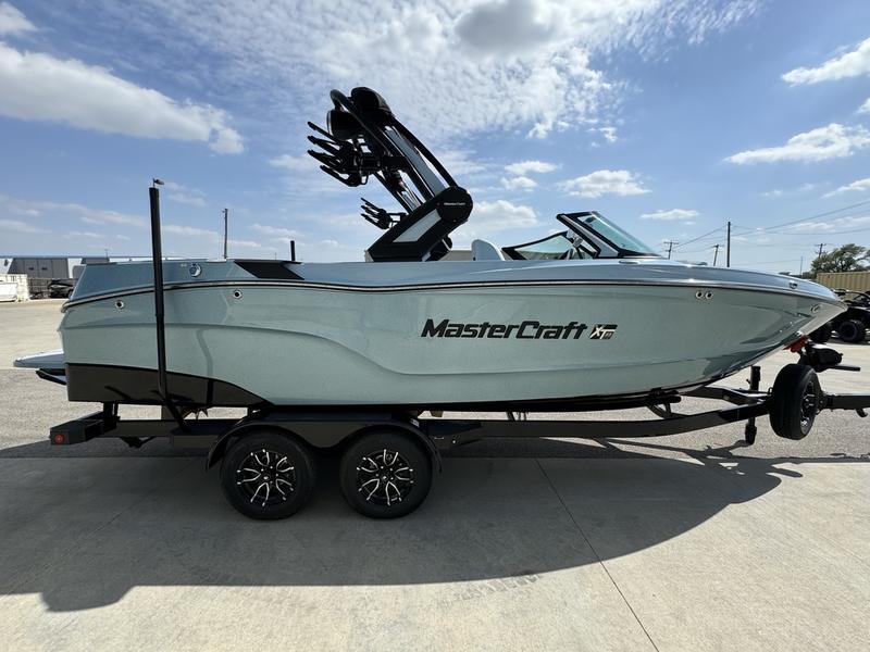 2025 MasterCraft XT23