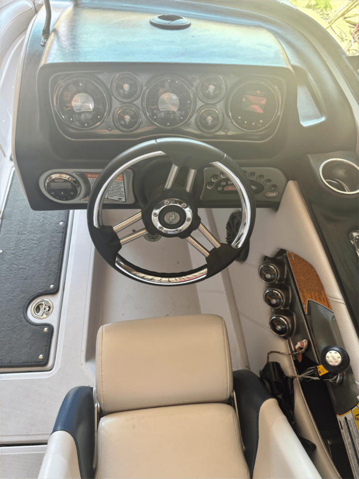 2009 Nautique 216V TE Icon
