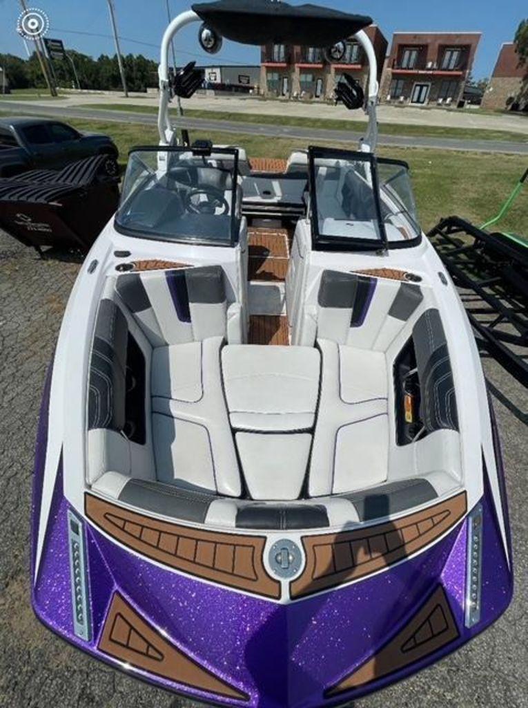 boat.Title