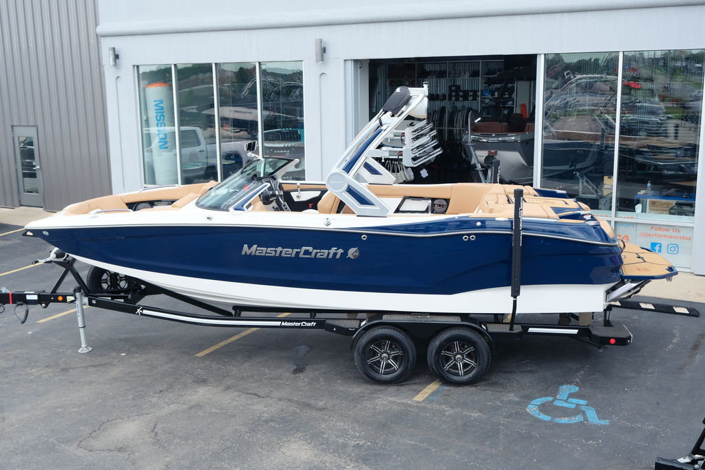 2023 MasterCraft X24  NEW DEALER DEMO HUGE DISCOUNT CALL!! Icon