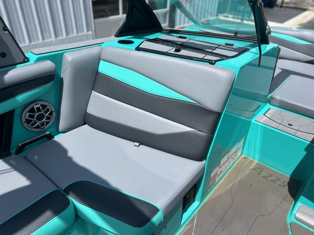 2023 Axis Wake Research A225