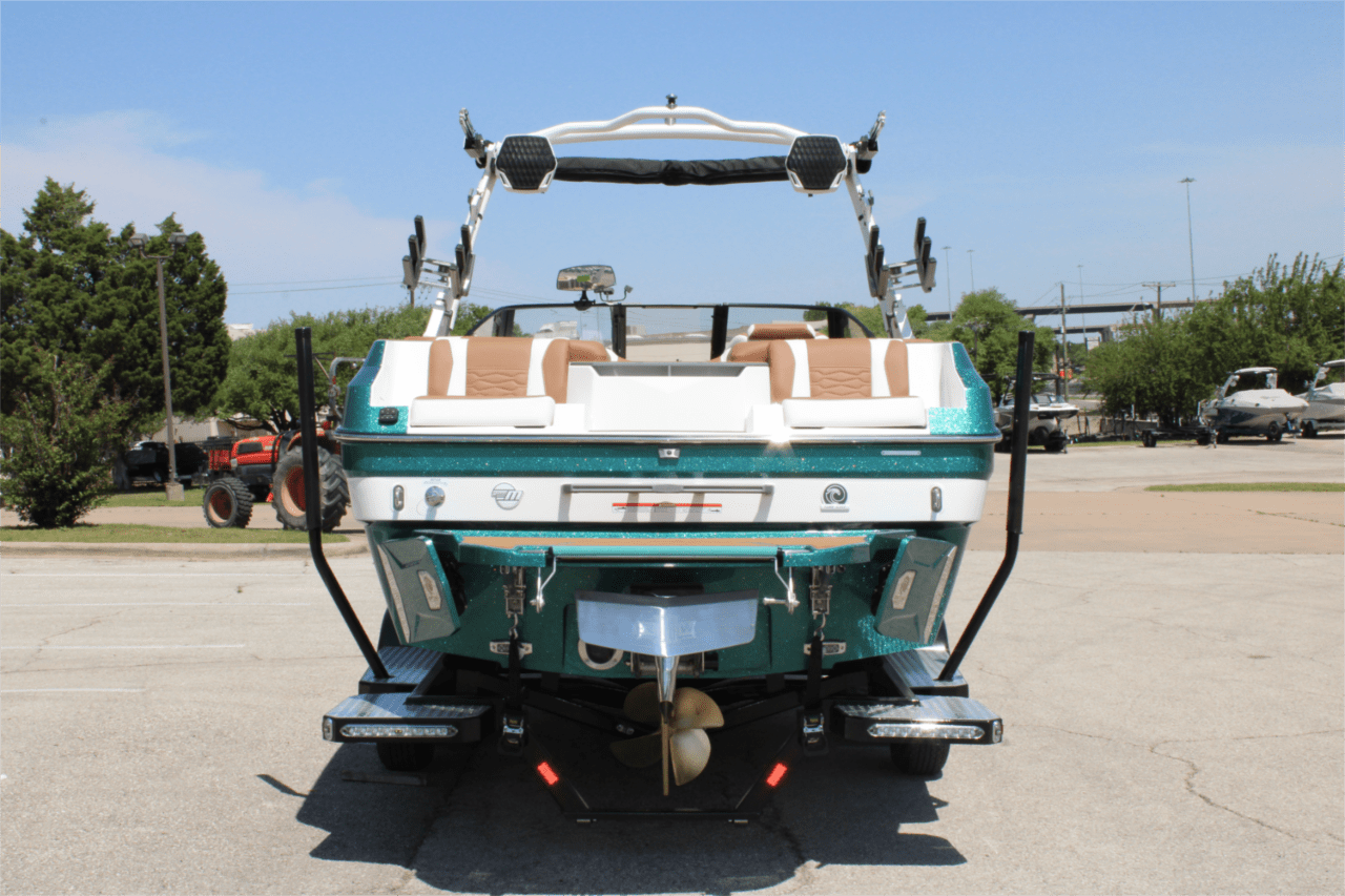 2025 Malibu 24 MXZ Icon