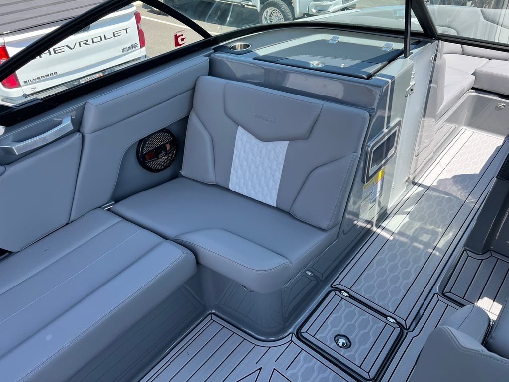 2023 MasterCraft XT22