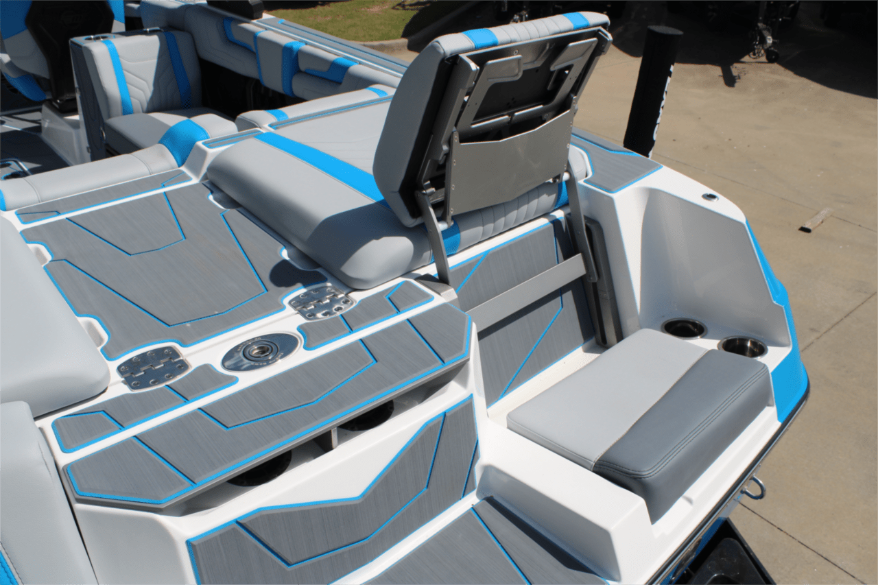 2025 Malibu 25 LSV