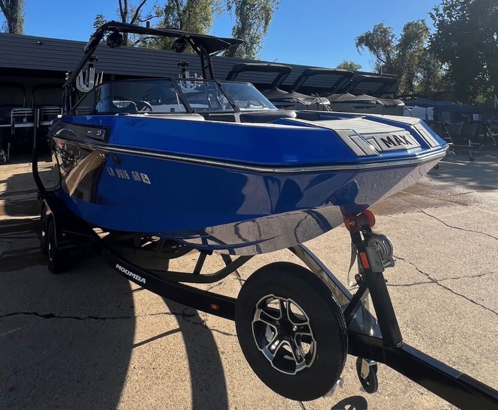 2021 MOOMBA Max