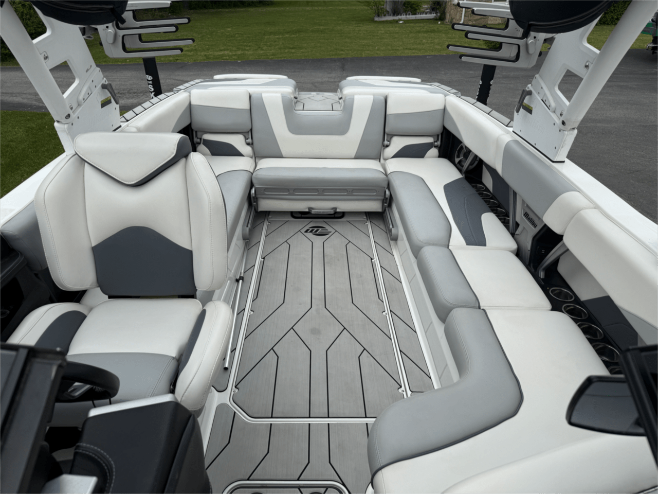 2020 Malibu Wakesetter 24MXZ Icon
