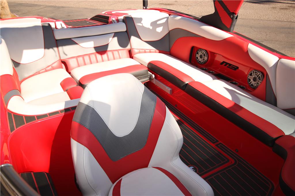 2021 MB Sports B52 23 Alpha – Wakeboard & Wakesurf boat !SUPER CLEAN!