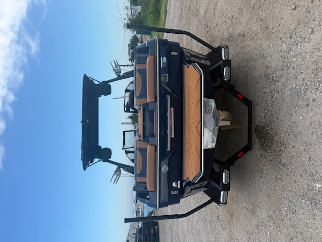 2025 Malibu 23 LSV