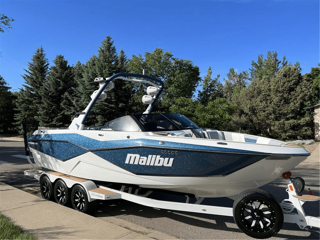 2022 Malibu 25 LSV – LT4 – Supercharged Engine! Icon