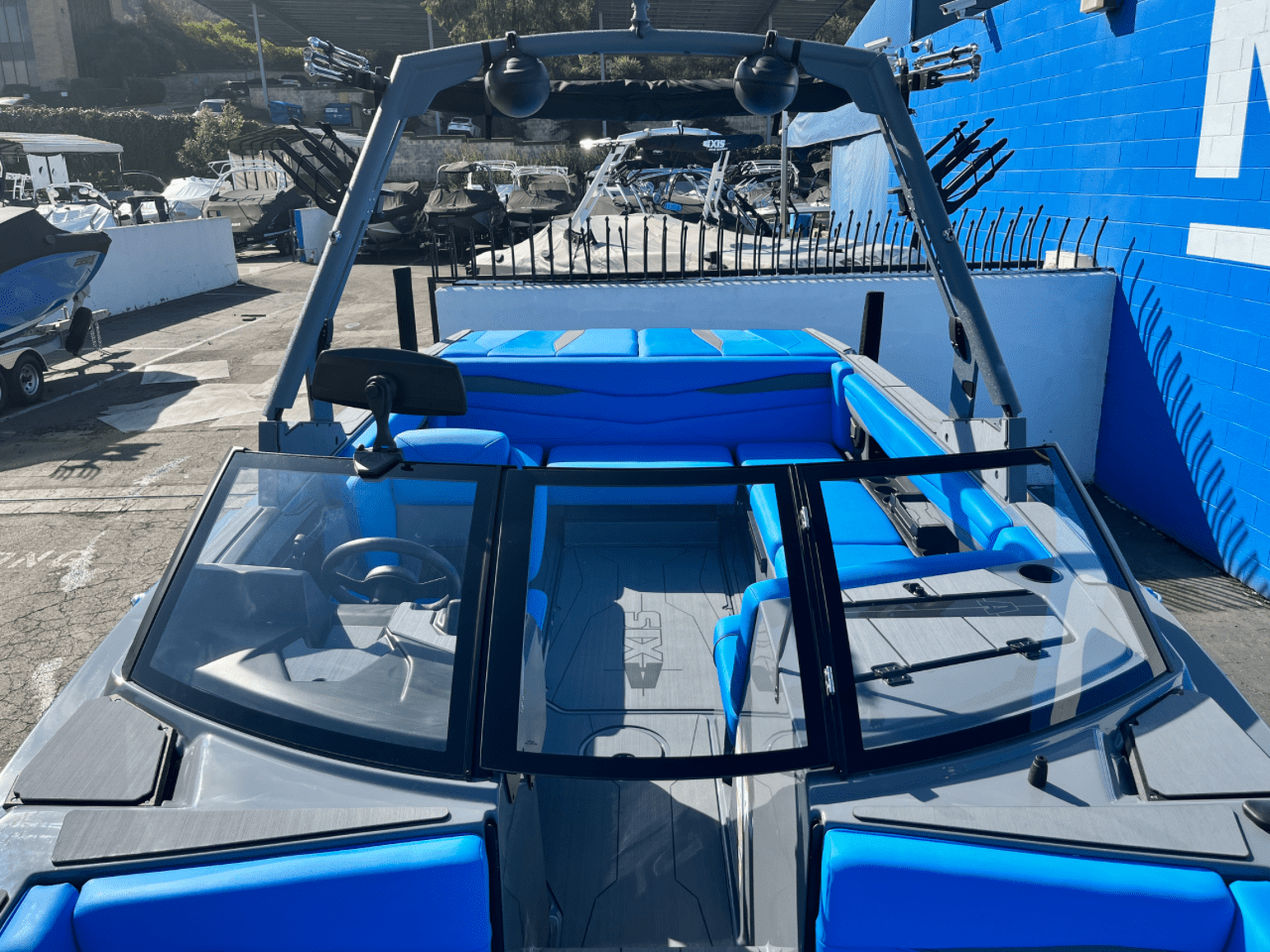 2025 Axis A225
