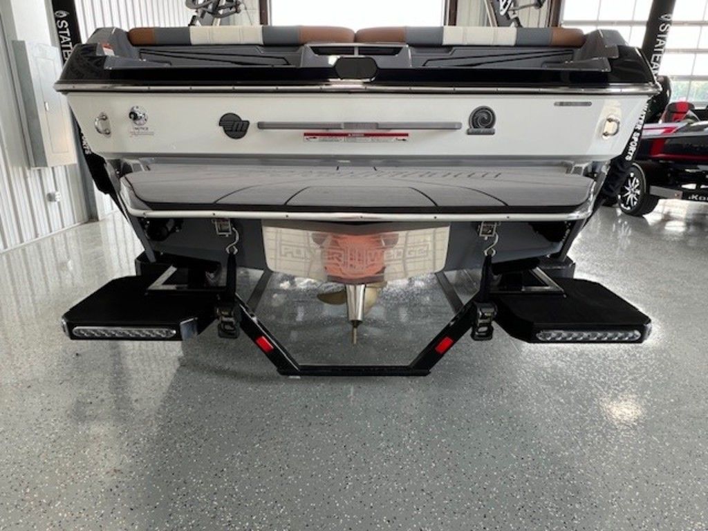 2024 Malibu Boats 21 LX