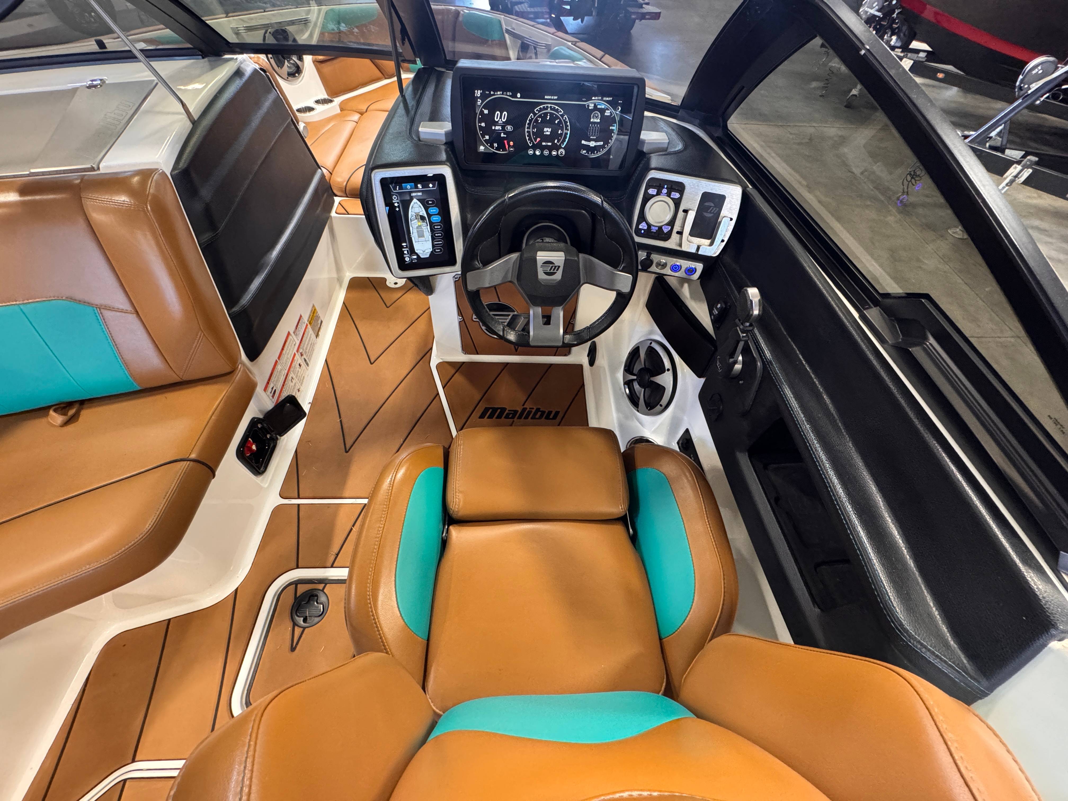 2020 Malibu 25 LSV