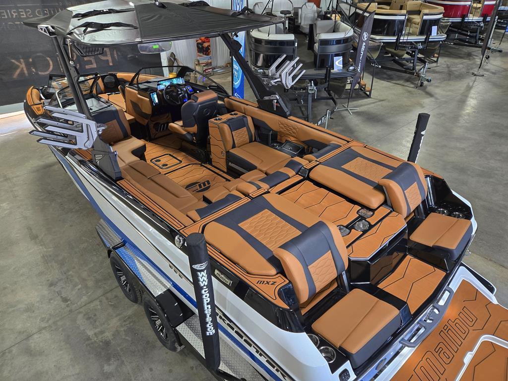 2025 MALIBU BOATS 24 MXZ Icon