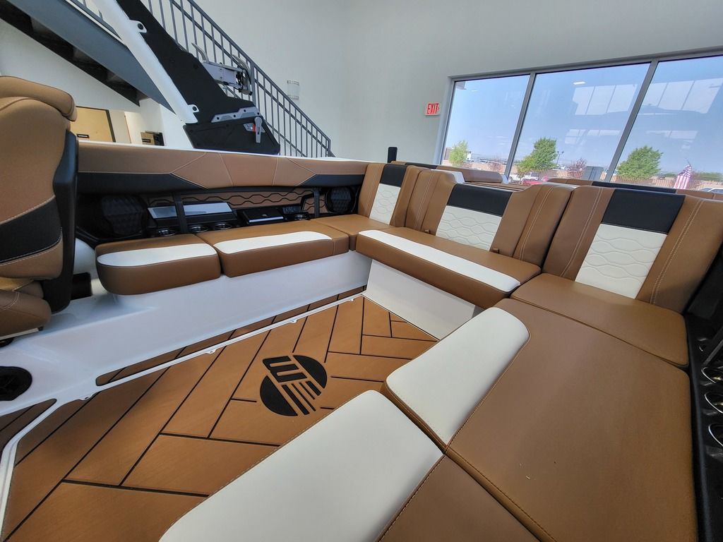 2024 Malibu Boats 23 LSV