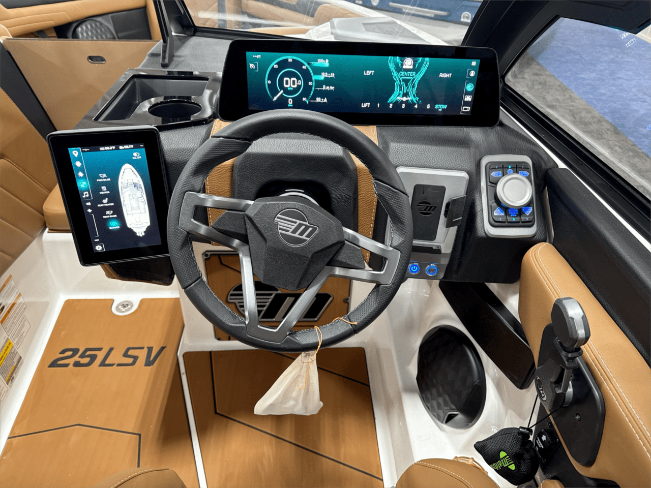 2025 Malibu 25 LSV