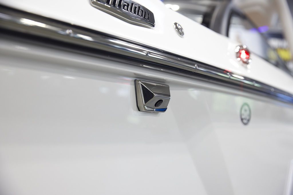 2025 Malibu Boats M242