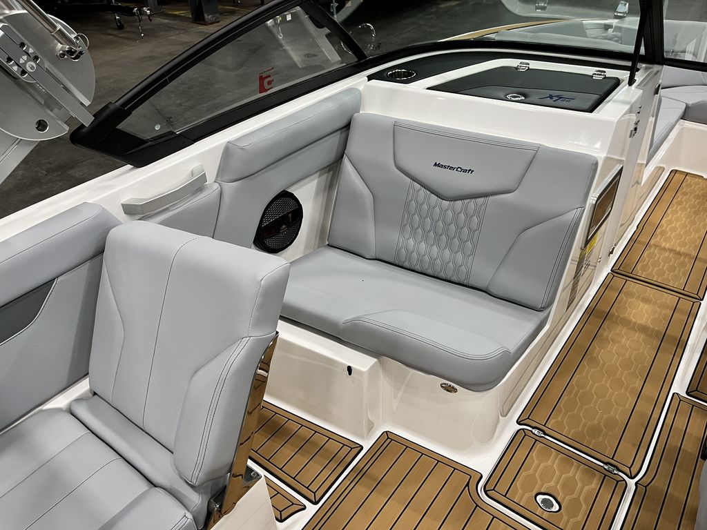 2024 MasterCraft XT25