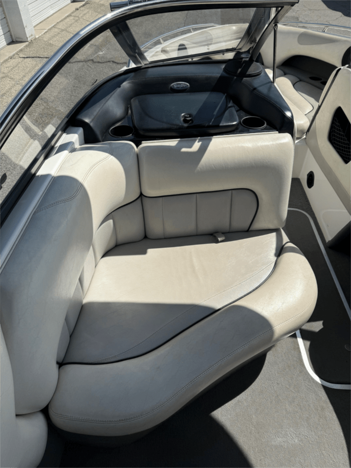 2005 23' Malibu Wakesetter XTI