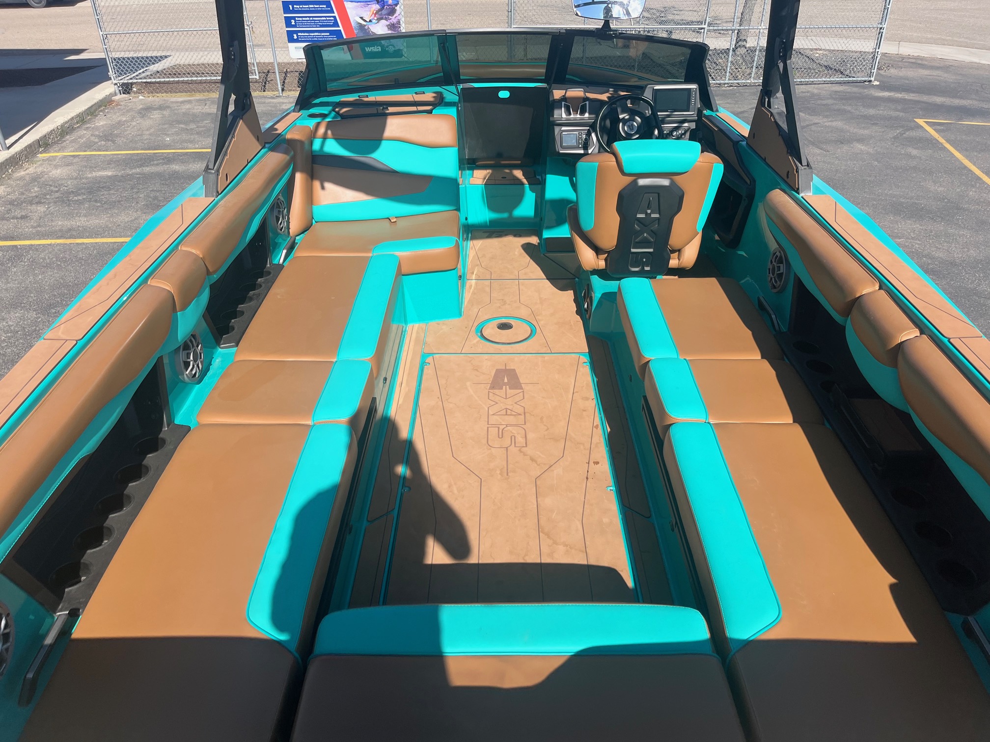 2023 Axis T250