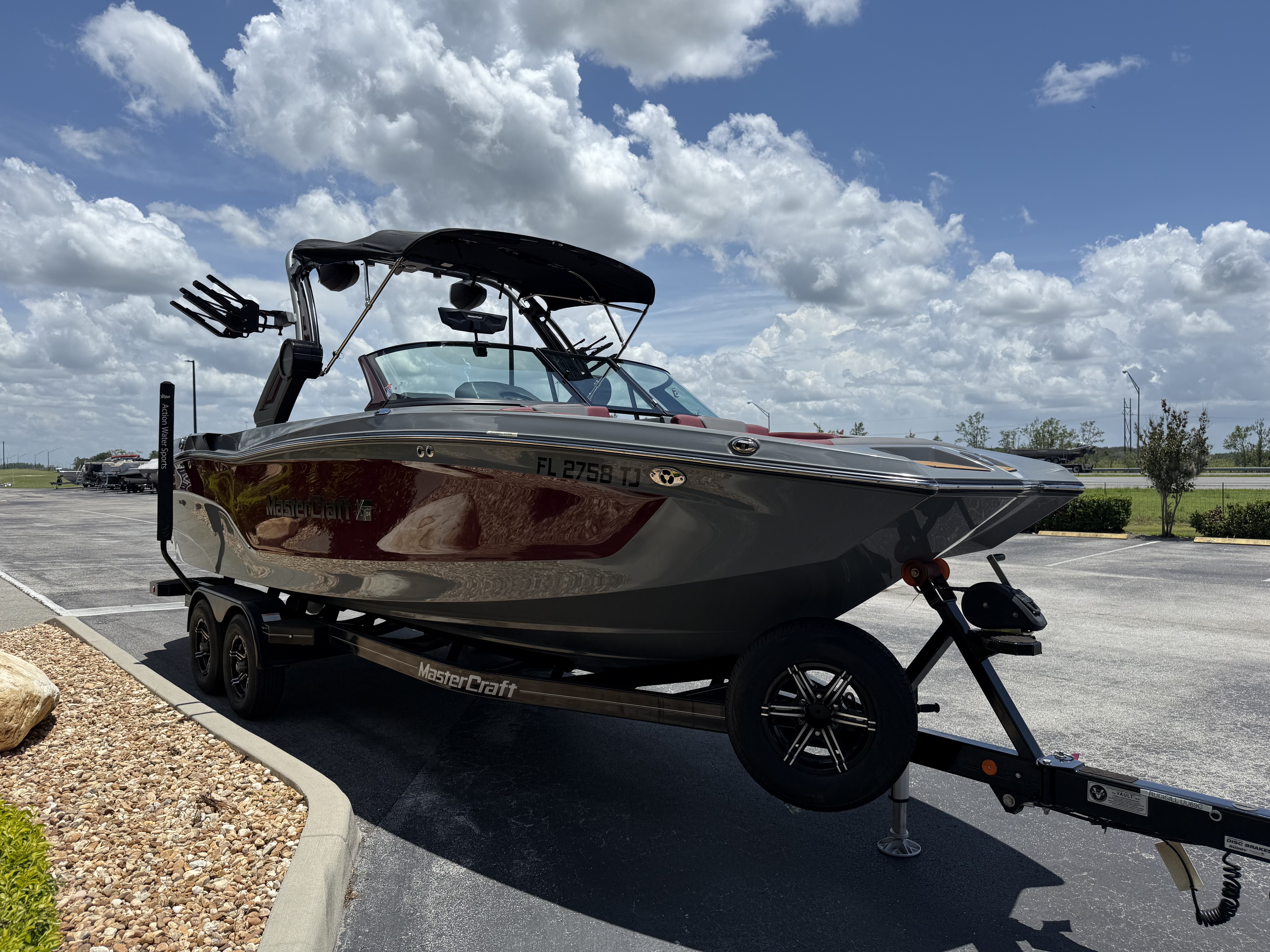 2022 MasterCraft XT24