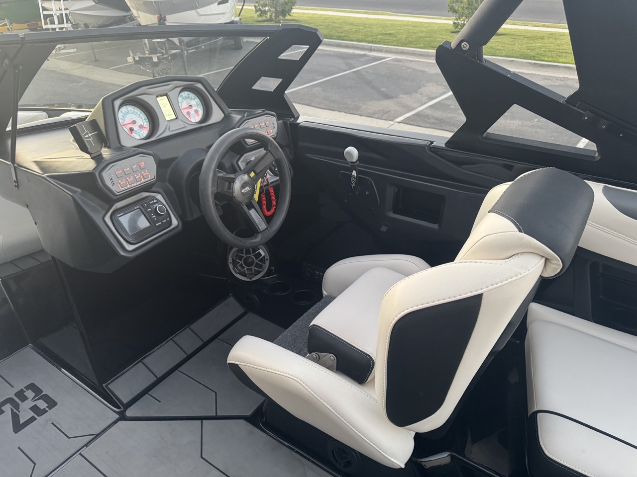 2019 Axis T23 Low Hours comes with all Gear
