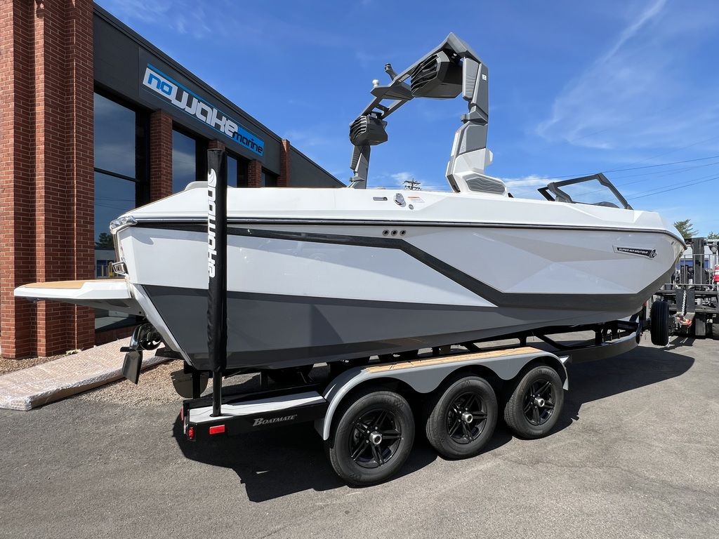 2025 Nautique G23