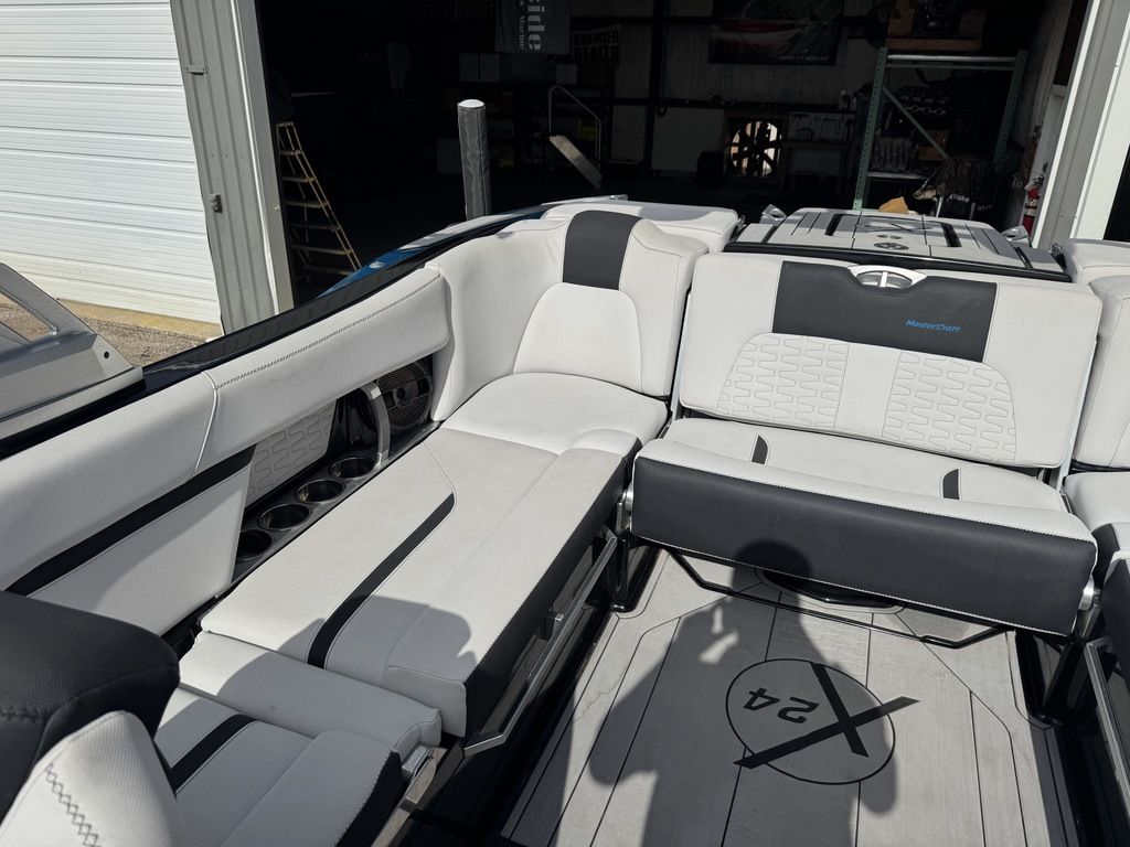 2019 MasterCraft X24