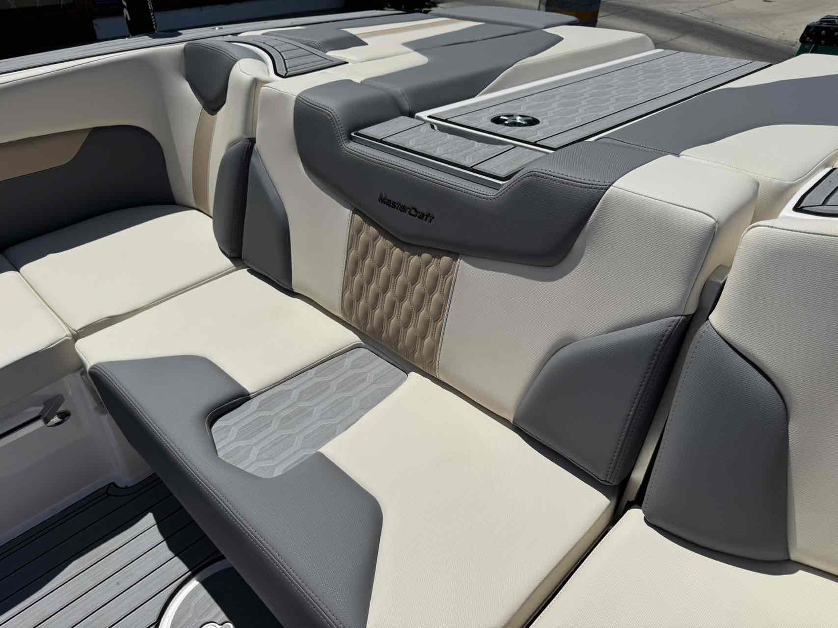 2024 MasterCraft XT25