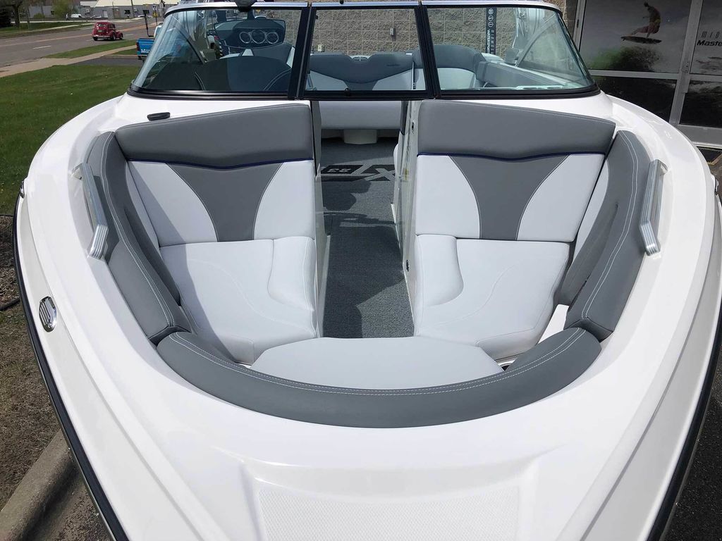 2019 MasterCraft XT23 Icon