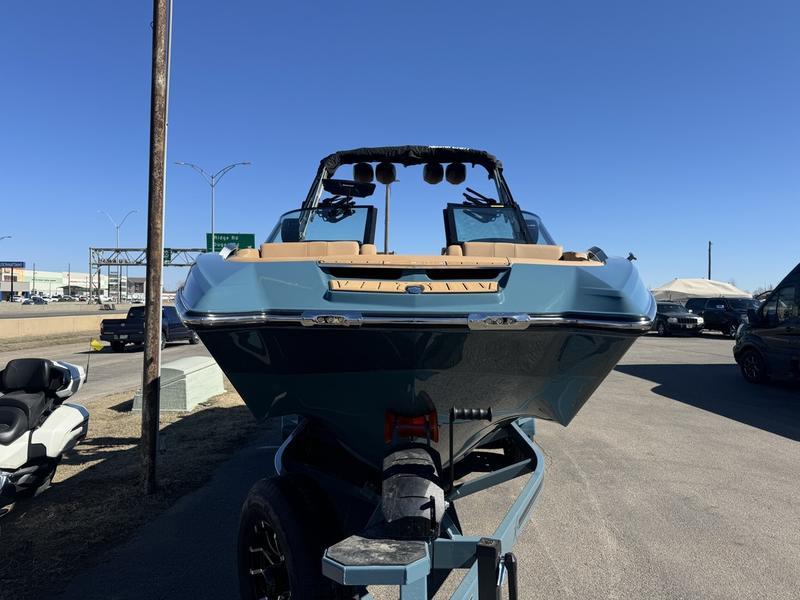 2025 MasterCraft X24
