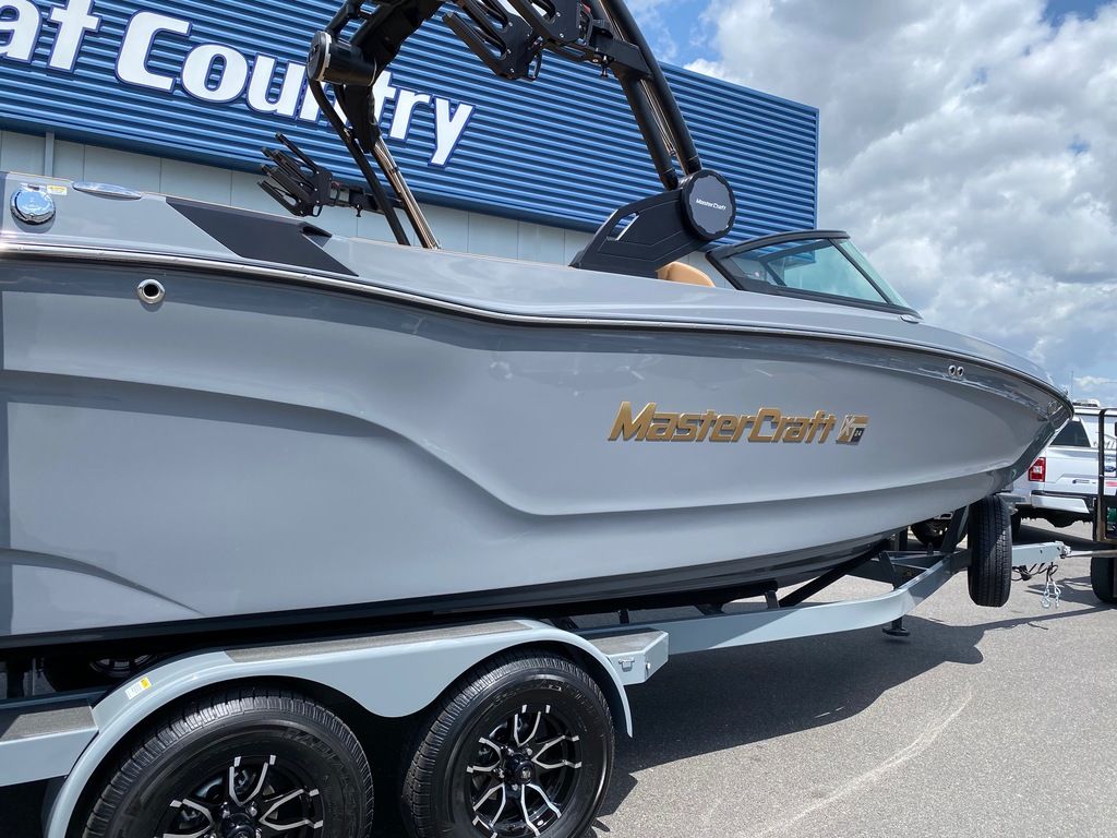 2025 MasterCraft XT24
