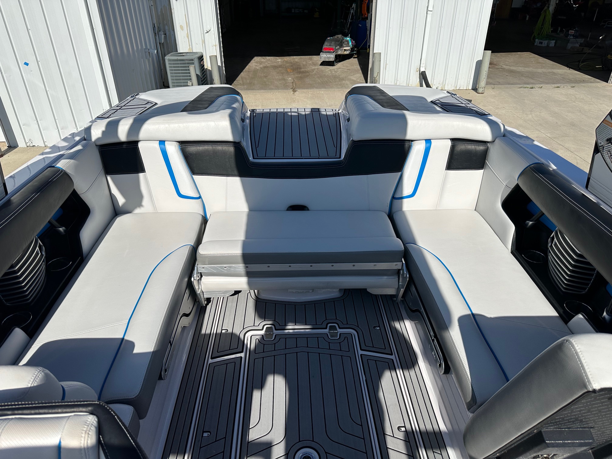 2013 Nautique G23