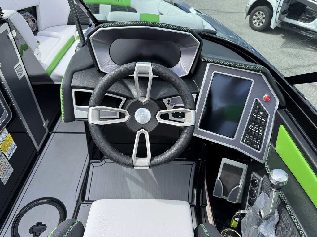 2021 MasterCraft X24