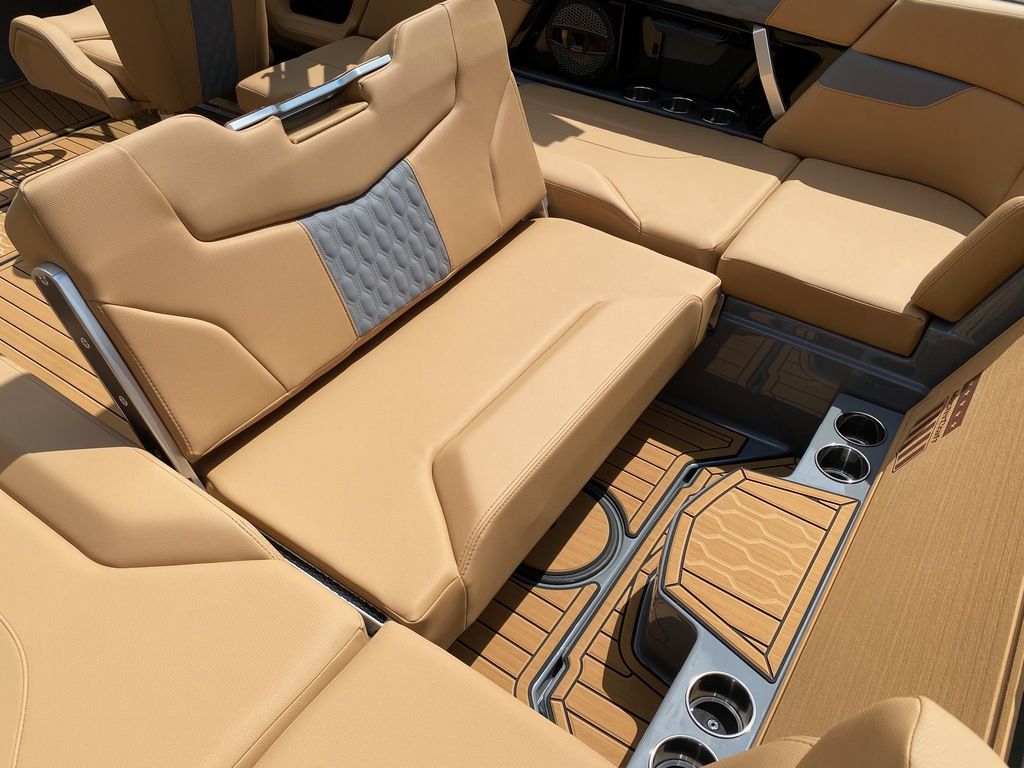 2025 MasterCraft XT24