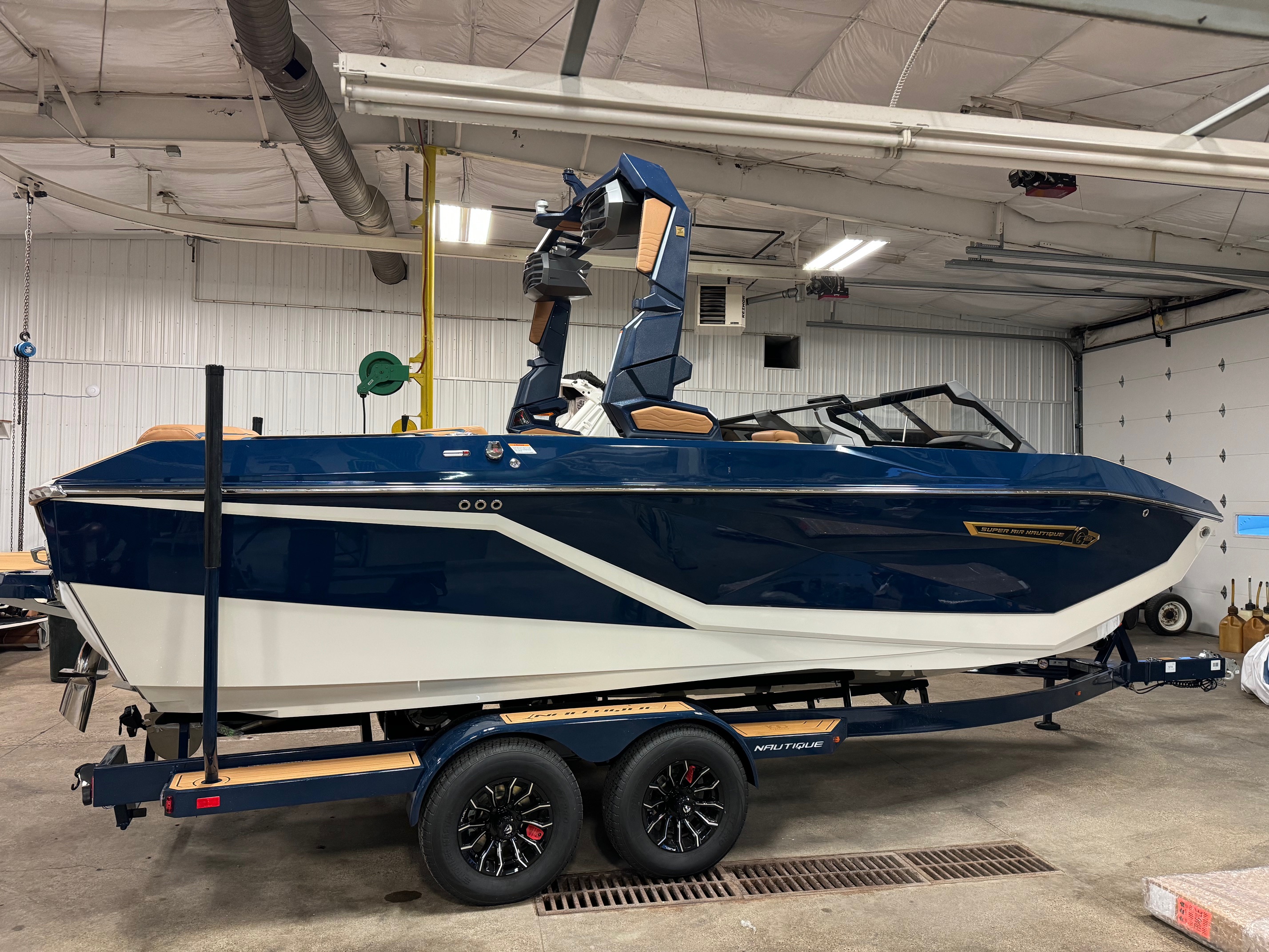 2025 Nautique G23