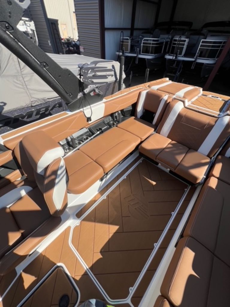 2025 Malibu Boats 23 LSV