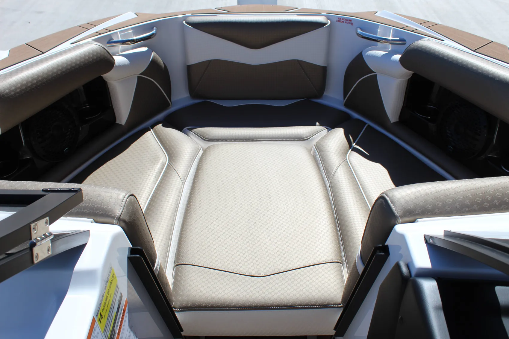 2025 Supreme S220
