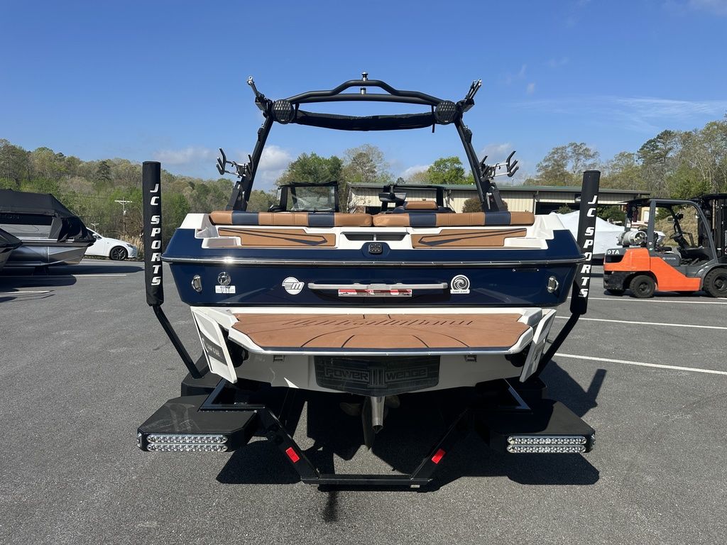 2023 Malibu Boats 21 LX